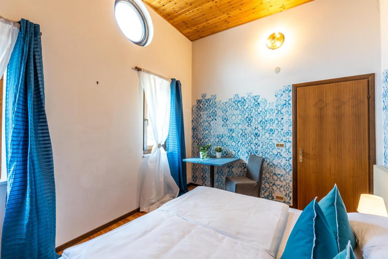 Sleep In Venzone Hotel Exterior foto